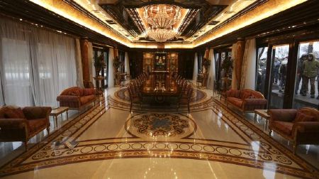 Sốc với dinh thự xa hoa của Tổng thống Ukraine ảnh 1
